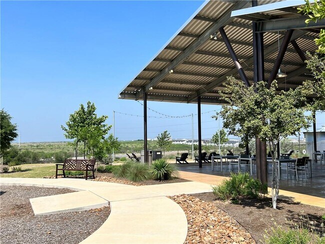 Building Photo - 224 Rollingwood Dr