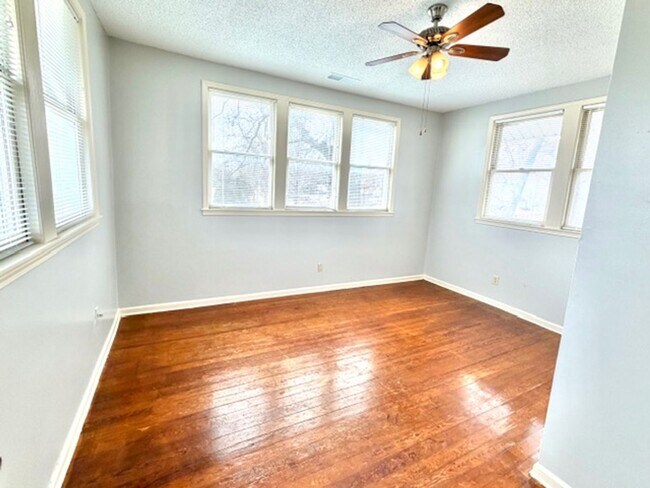 Building Photo - SamCooper2532