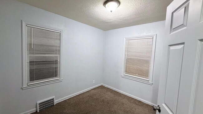 Building Photo - 18703 Waltham St