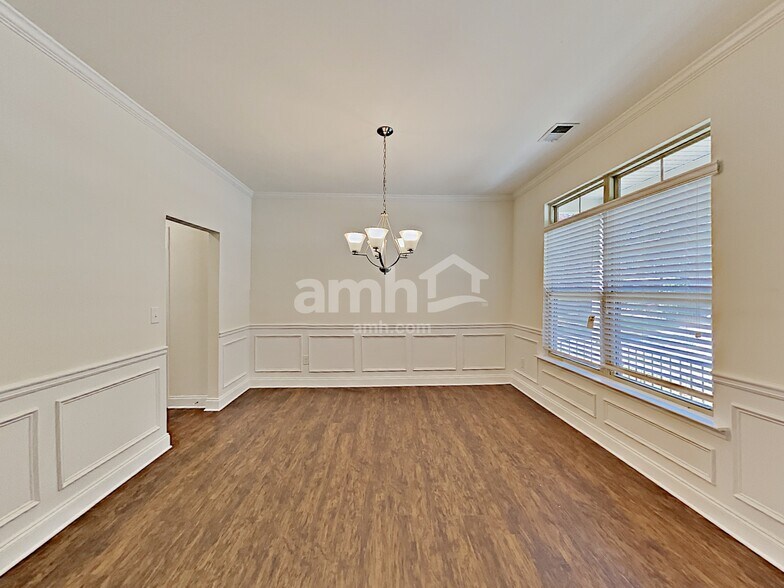 Building Photo - 2103 Leafmore Ct SE