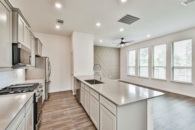 Building Photo - 582 Dry Fork Ln