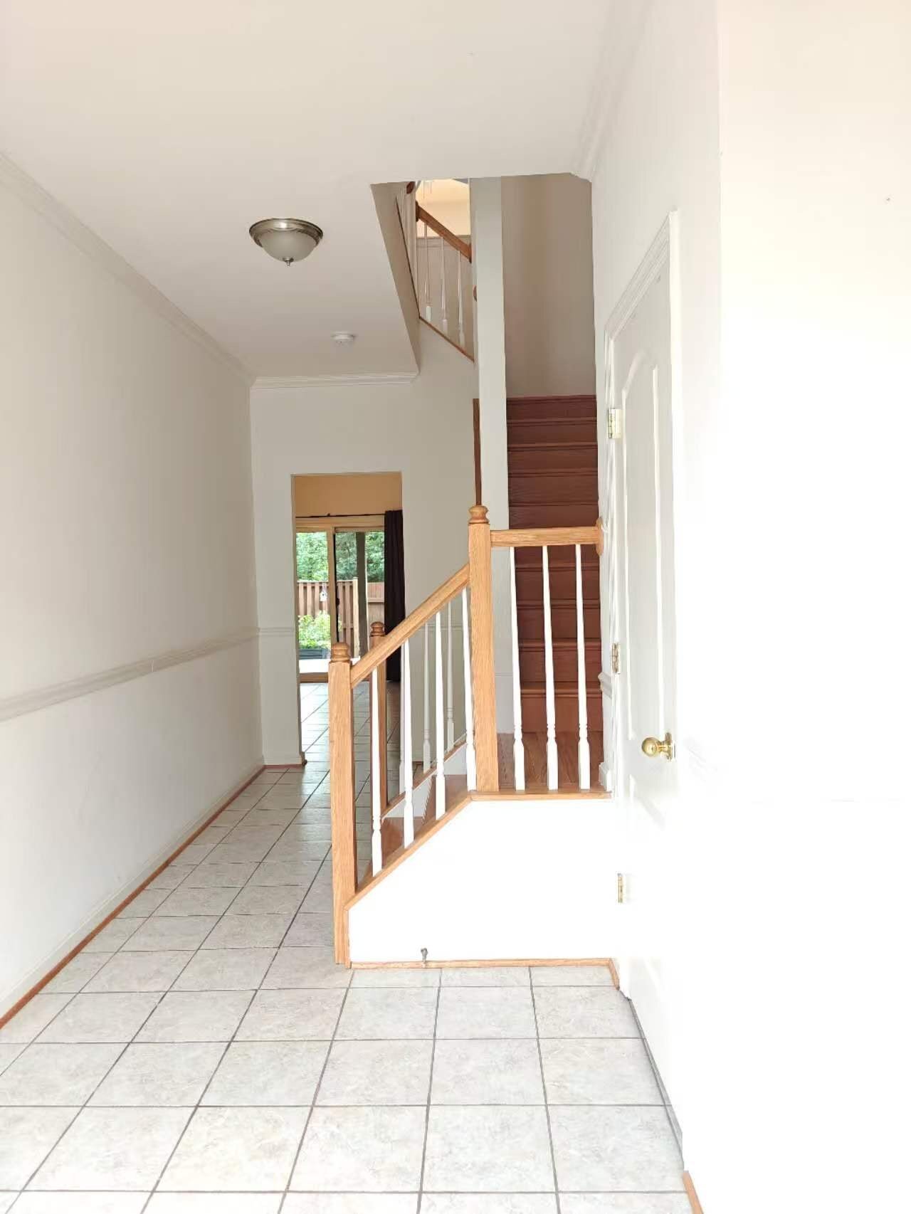 Building Photo - 13030 Park Crescent Cir
