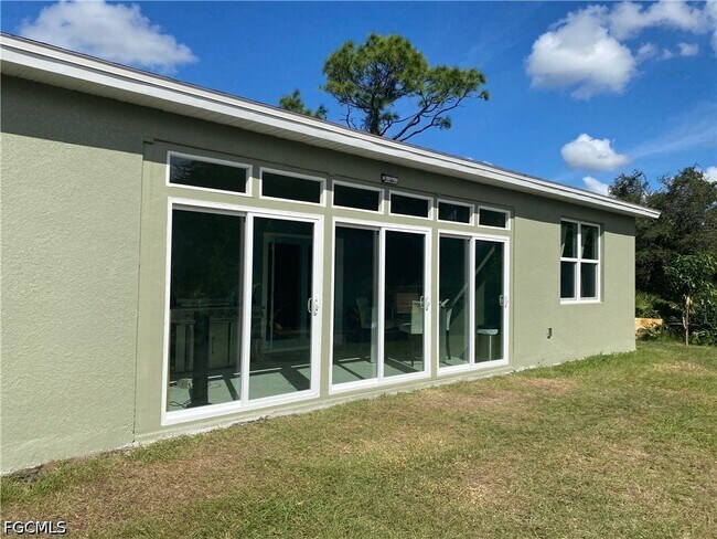 Building Photo - 6004 Pecan Cir
