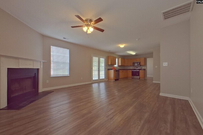 Building Photo - 410 Fox Trot Dr
