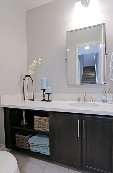 Building Photo - 7350 E Vista Bonita Dr