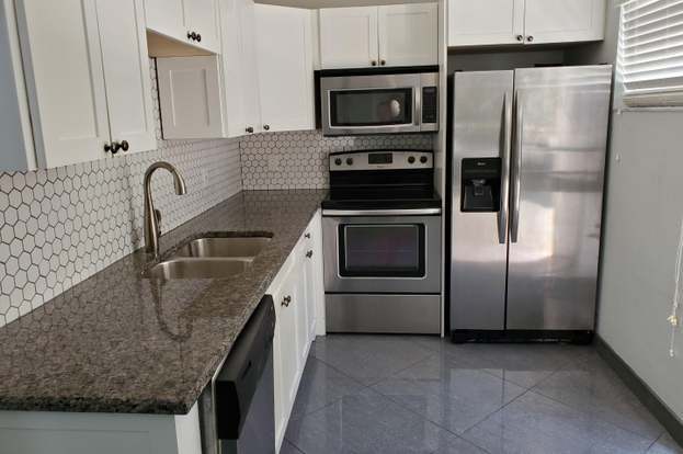 Building Photo - 301 Central Dr