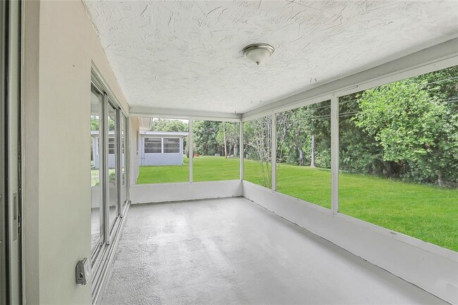 Building Photo - 2459 Indigo Dr