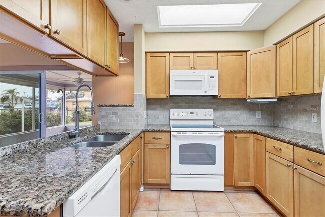 Building Photo - 5221 Lemon Bay Dr