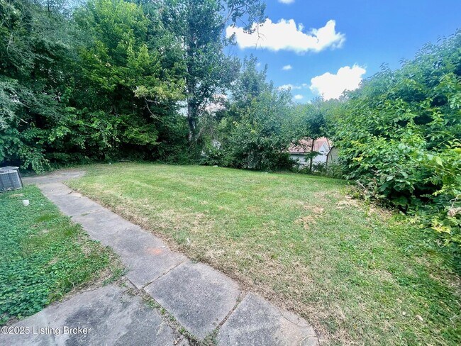 Building Photo - 4805 Seville Dr