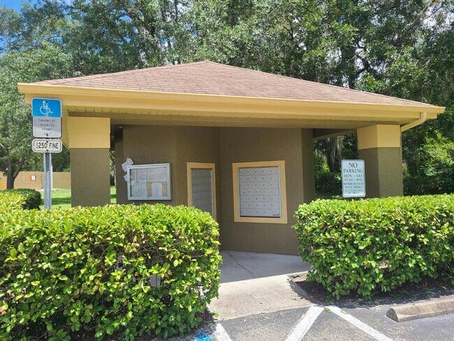 Building Photo - 5914 Willow Ridge Dr