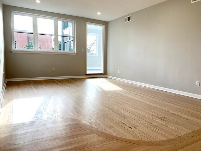 Building Photo - 118 Marcy St