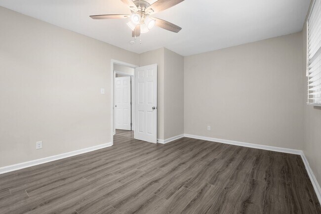 Building Photo - Single Family Home- Walking Distance to NC...