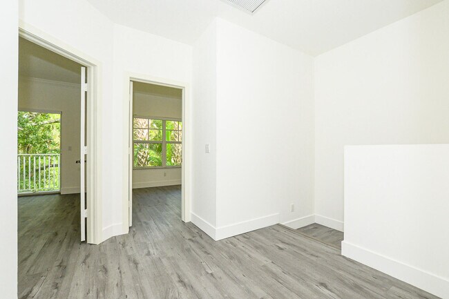 Building Photo - 3944 Sabal Way