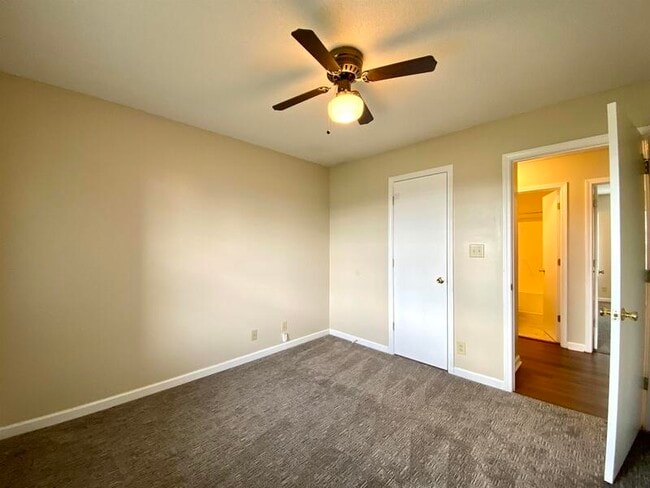 Building Photo - 701 Carbondale Dr