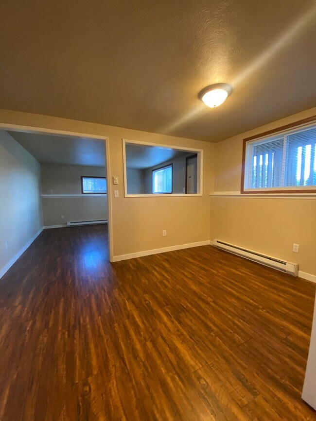 Building Photo - Great Spokane Valley Location-2 bed 1 bath...