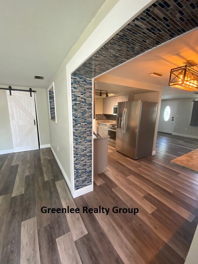 Building Photo - Fully Updated 3 Bed/2Bath Pool Home in New...