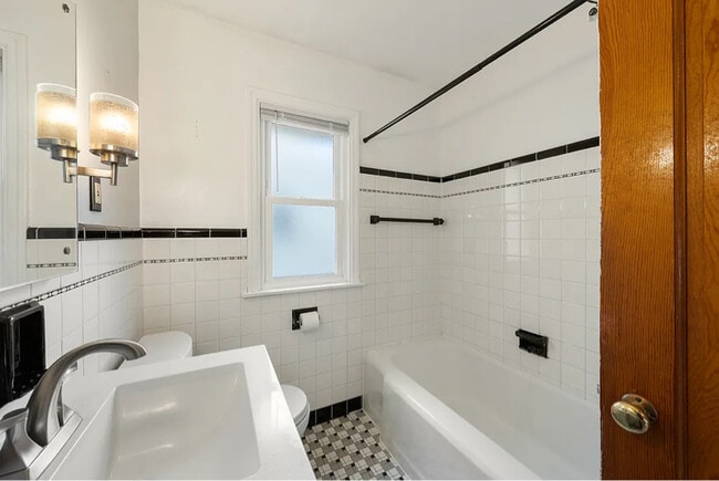 Building Photo - 2816 N 75th St