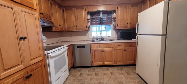 Building Photo - 4 bedroom 1.5 Bathroom home in Leola
