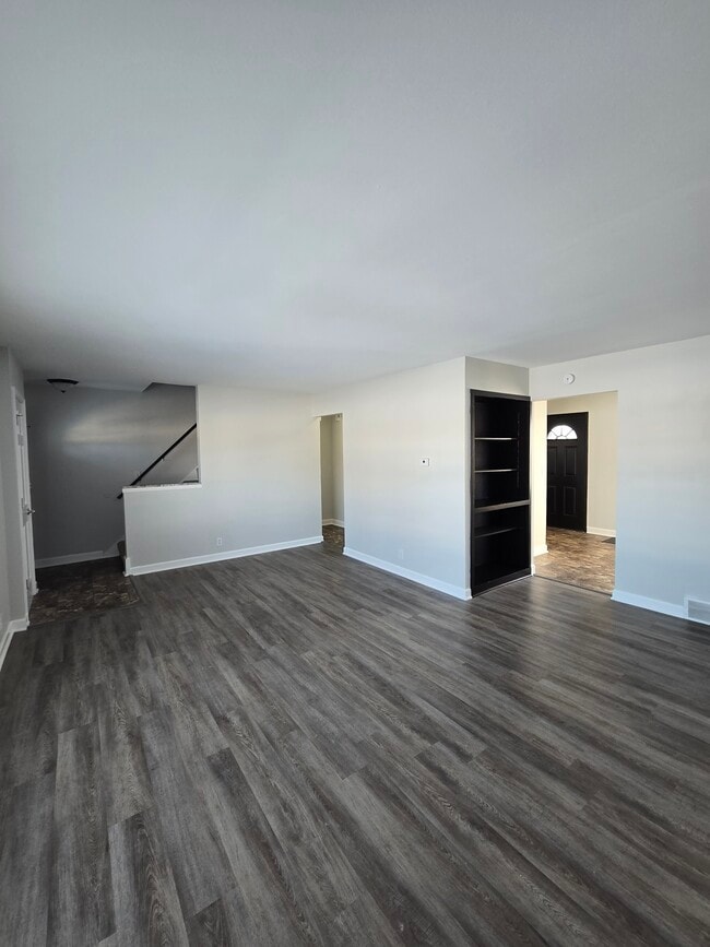 Building Photo - 5839 S Illinois Ave