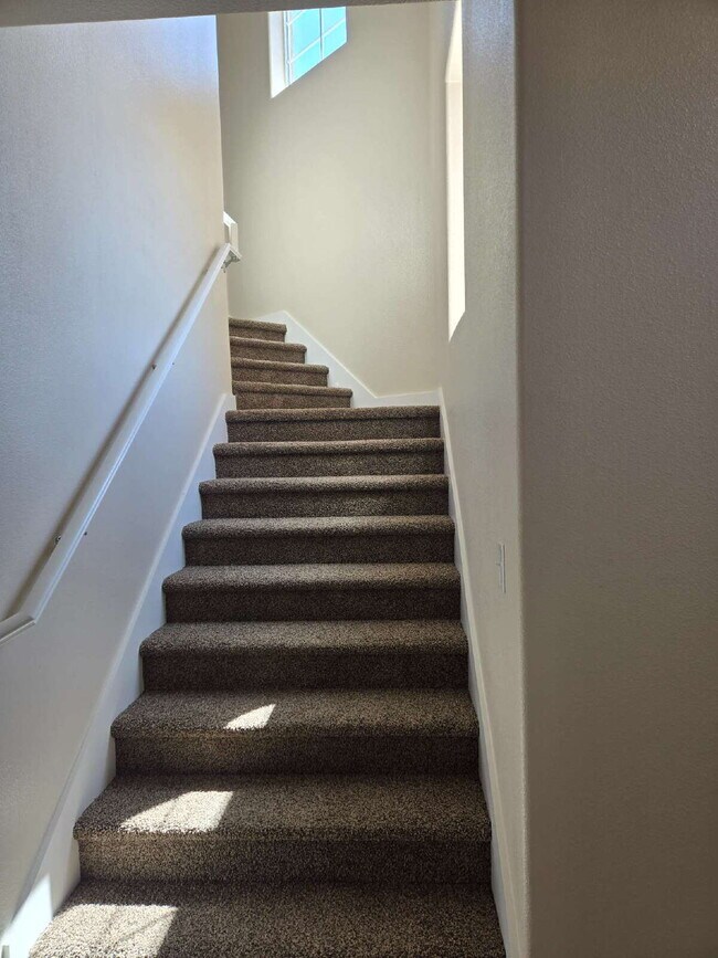 Building Photo - Newly Constructed North Merced Home! Uniqu...