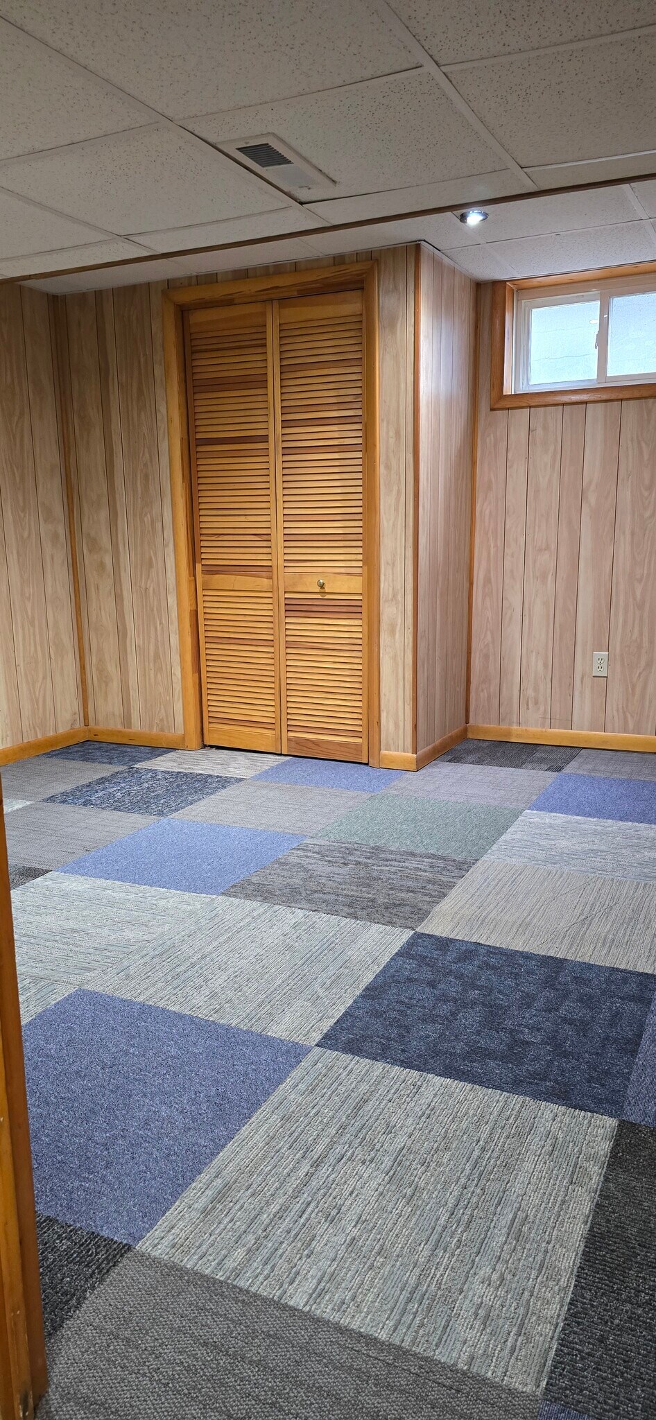 Building Photo - 1420 Thompson Ave