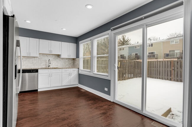 Building Photo - 2035 Stanley Ct