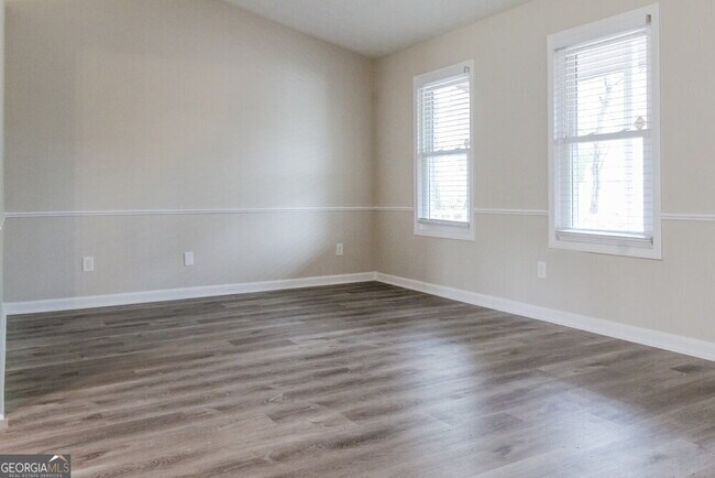 Building Photo - 3210 Fescue Cir