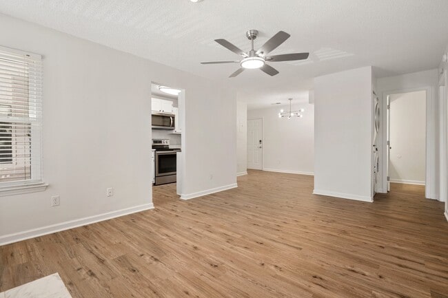 Building Photo - Nice 1 bedroom 2nd floor condo in SW Durham!