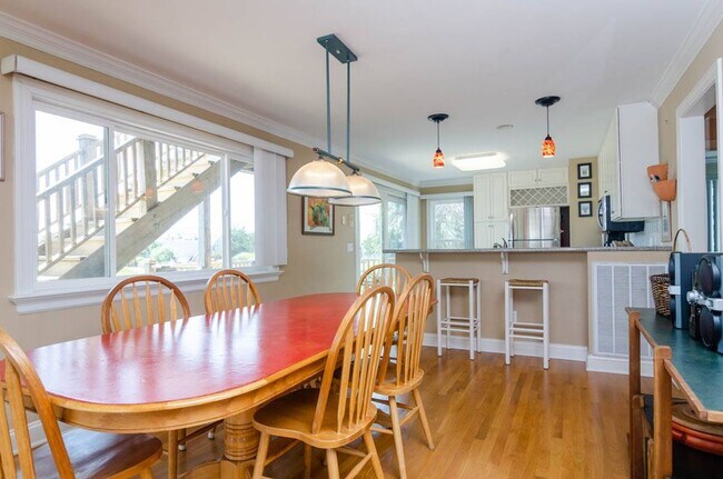 Building Photo - (W098) 4 Sea Oats Lane, Wrightsville Beach...