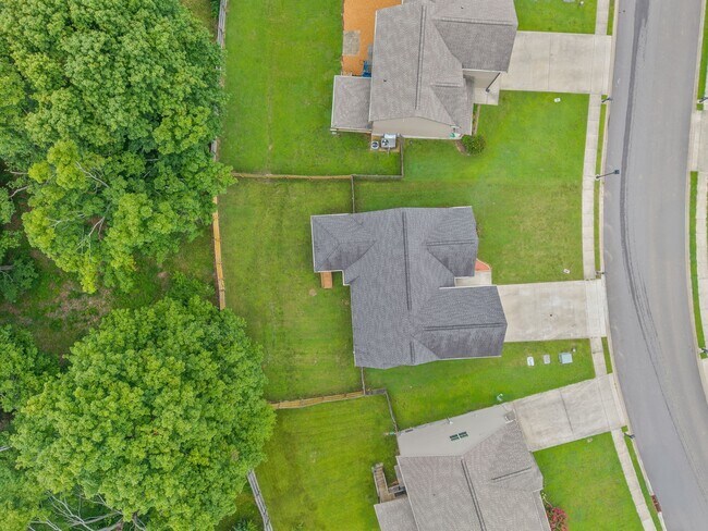 Building Photo - 125 Sycamore Hill Dr