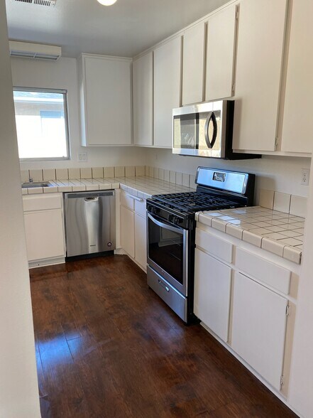 Building Photo - 4265 Mesa Vista Way