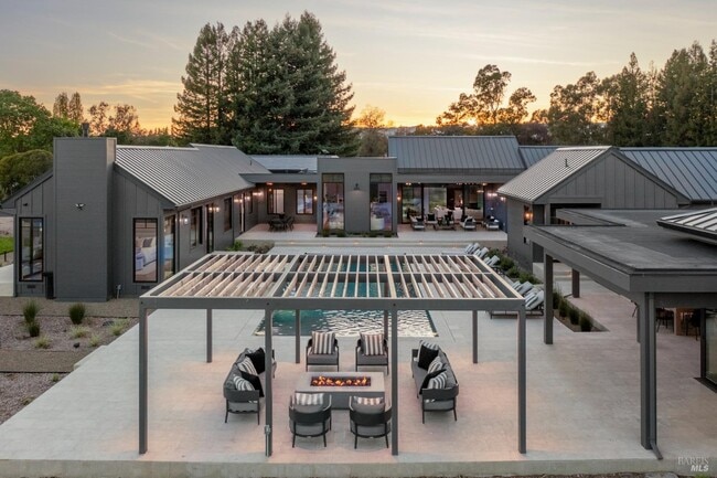 Building Photo - 601 Napa Rd
