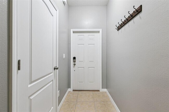 Building Photo - 1250 Twin Trees Ln