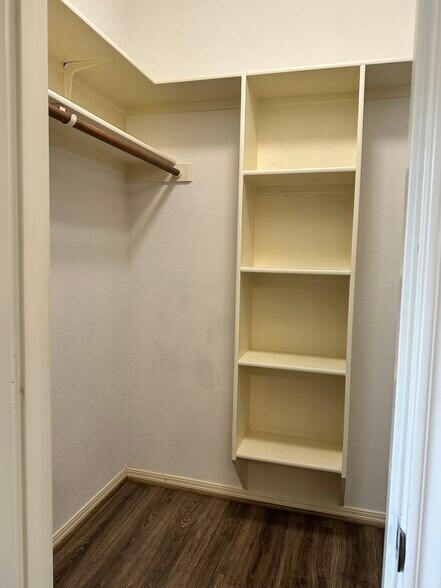 Building Photo - 2101 S 7th St