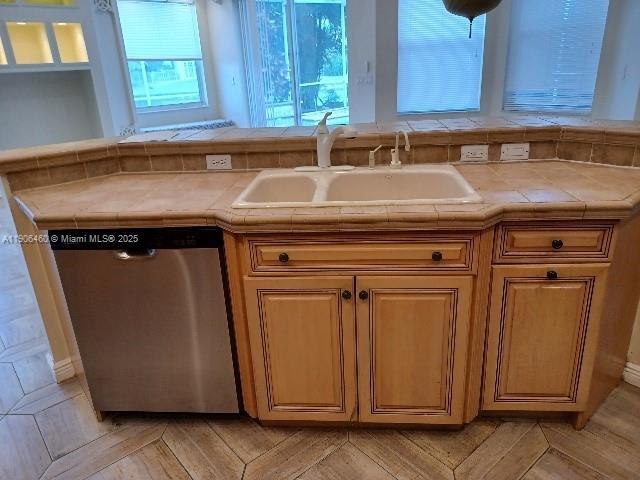 Building Photo - 6539 Stonehurst Cir