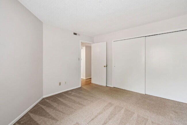 Building Photo - 952 Acapulco Ct