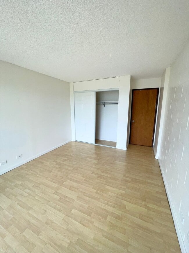 Building Photo - Spacious 1 bed, 1 bath, 1 parking Condo with a huge-covered lanai located in Wahiawa!