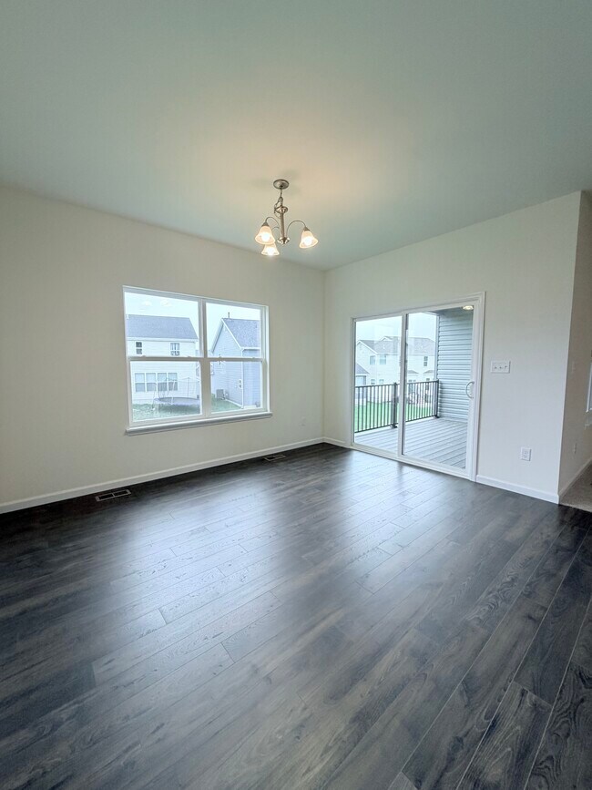 Building Photo - 810 Colony Rdg Ct