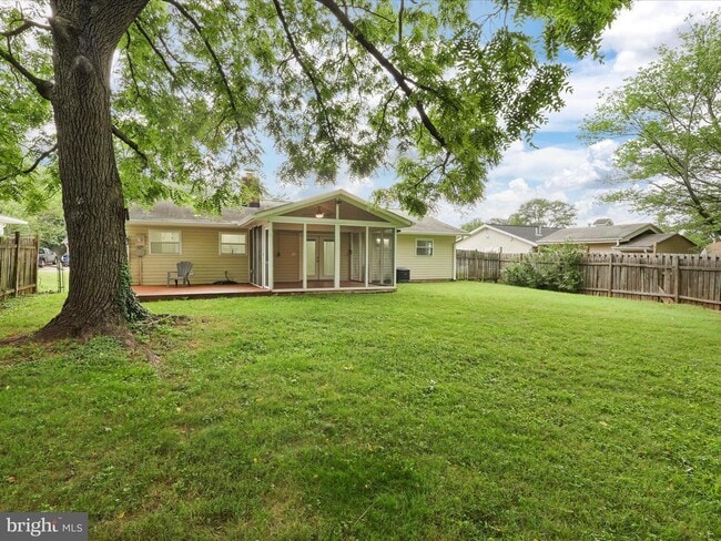 Building Photo - 804 W Nettle Tree Rd