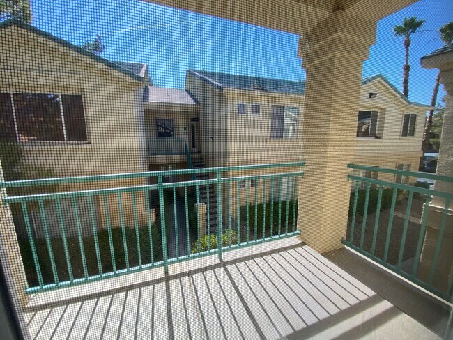 Building Photo - 1 Bedroom Condo - W Tropicana/Decatur - 2n...