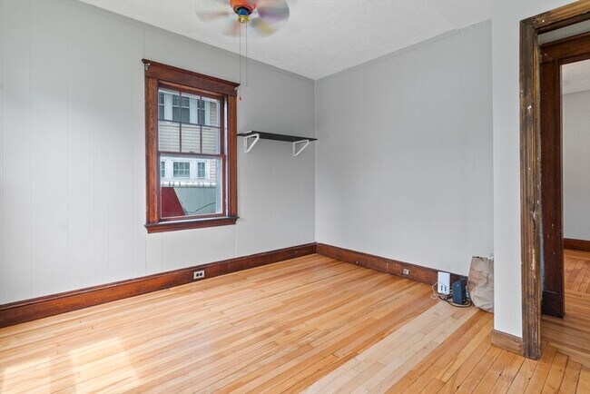 Building Photo - 33 Bigelow St