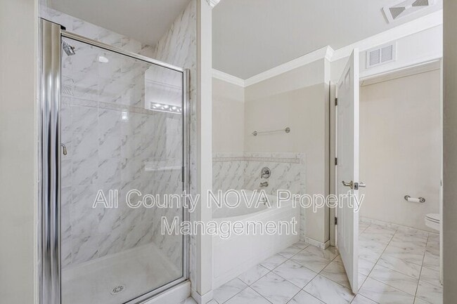 Building Photo - 11776 Stratford House Pl