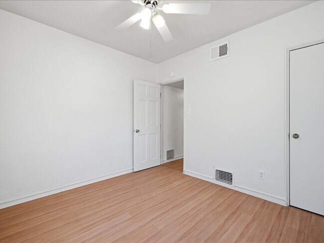Building Photo - 4413 E Whitman St