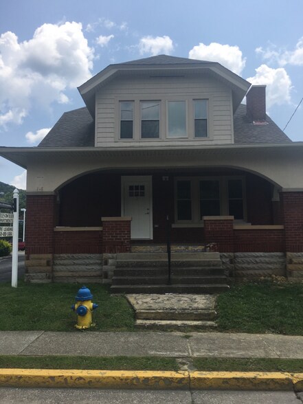 Building Photo - 320 E Main St