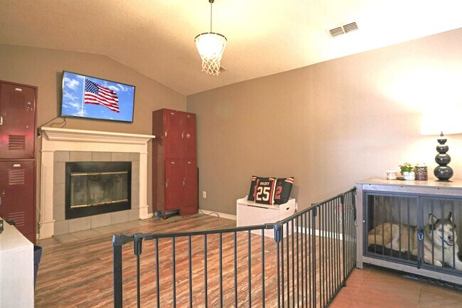 Building Photo - 205 Gerona Rd
