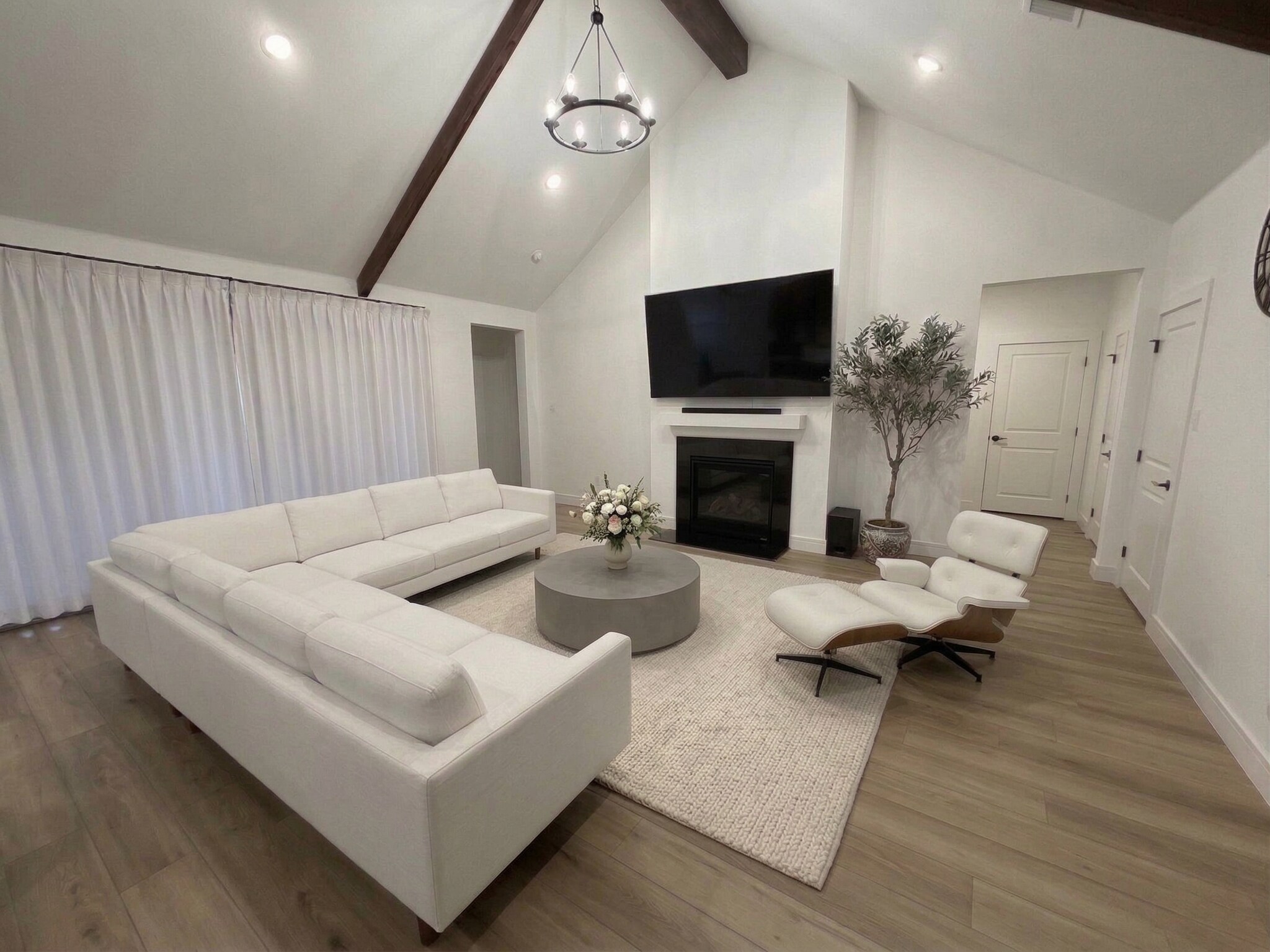 Building Photo - 733 Faith Bud Ln