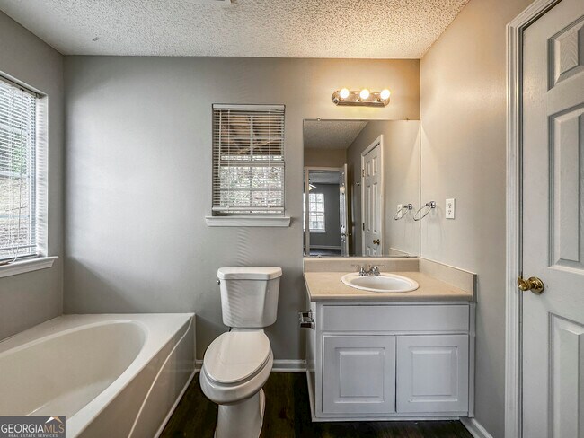 Building Photo - 255 Buffington Dr