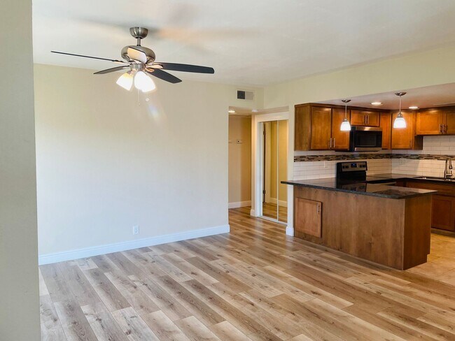 Building Photo - 7417 Tierra Way