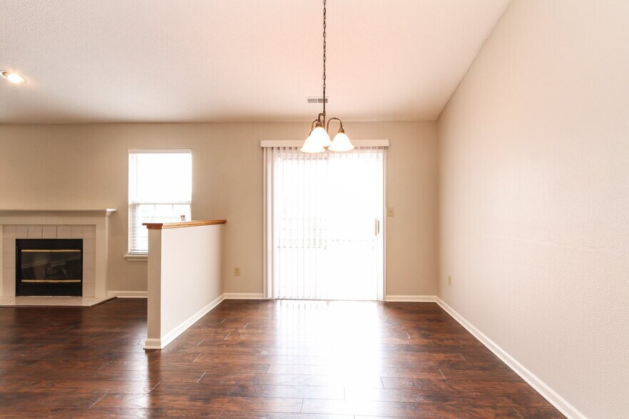 Building Photo - 47 W Flat Rock Dr