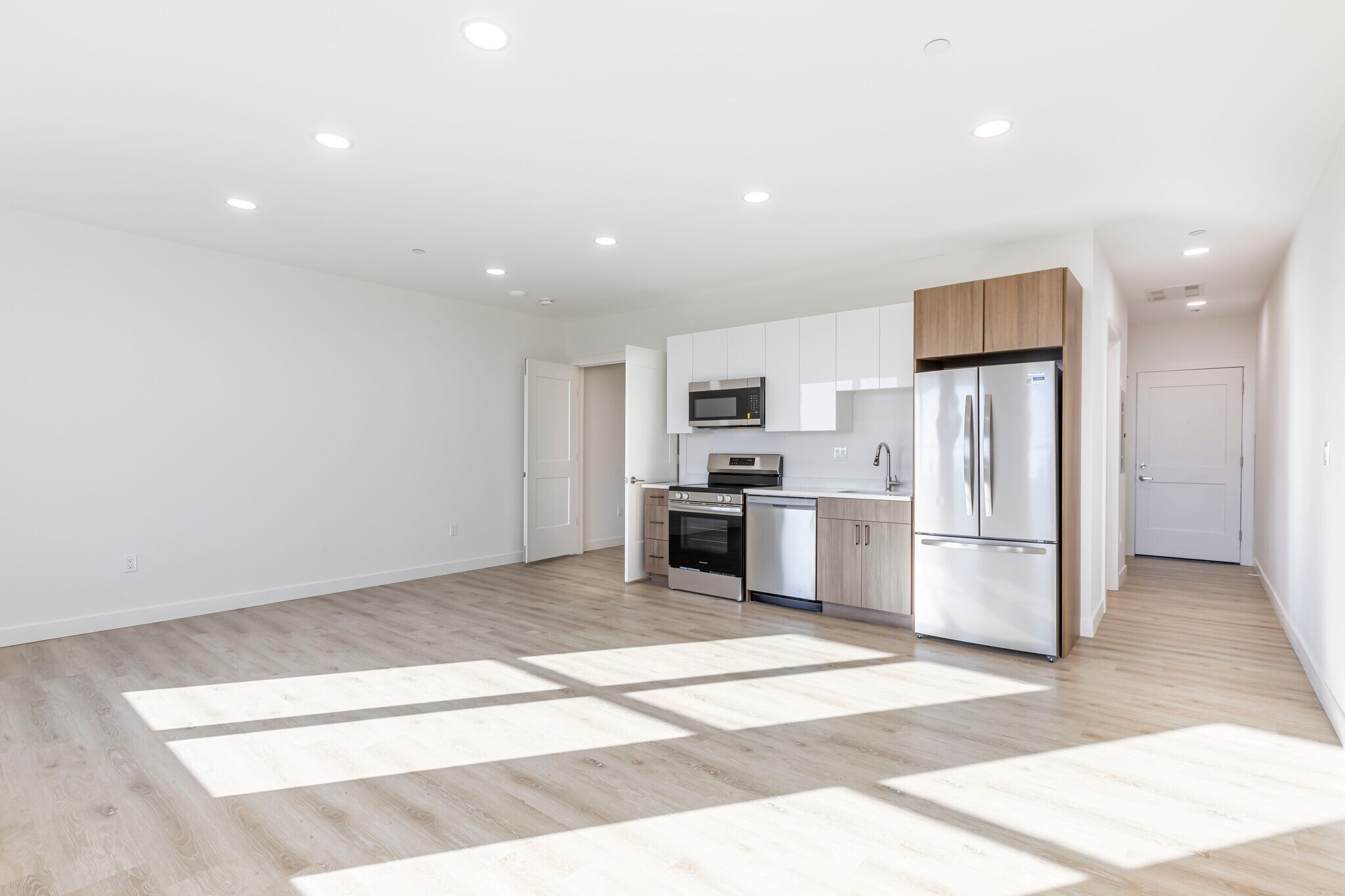 Building Photo - 319 Broadway